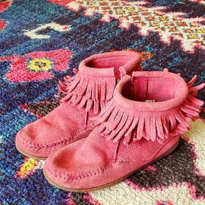Minnetonka Zippered Fringe Moccasins